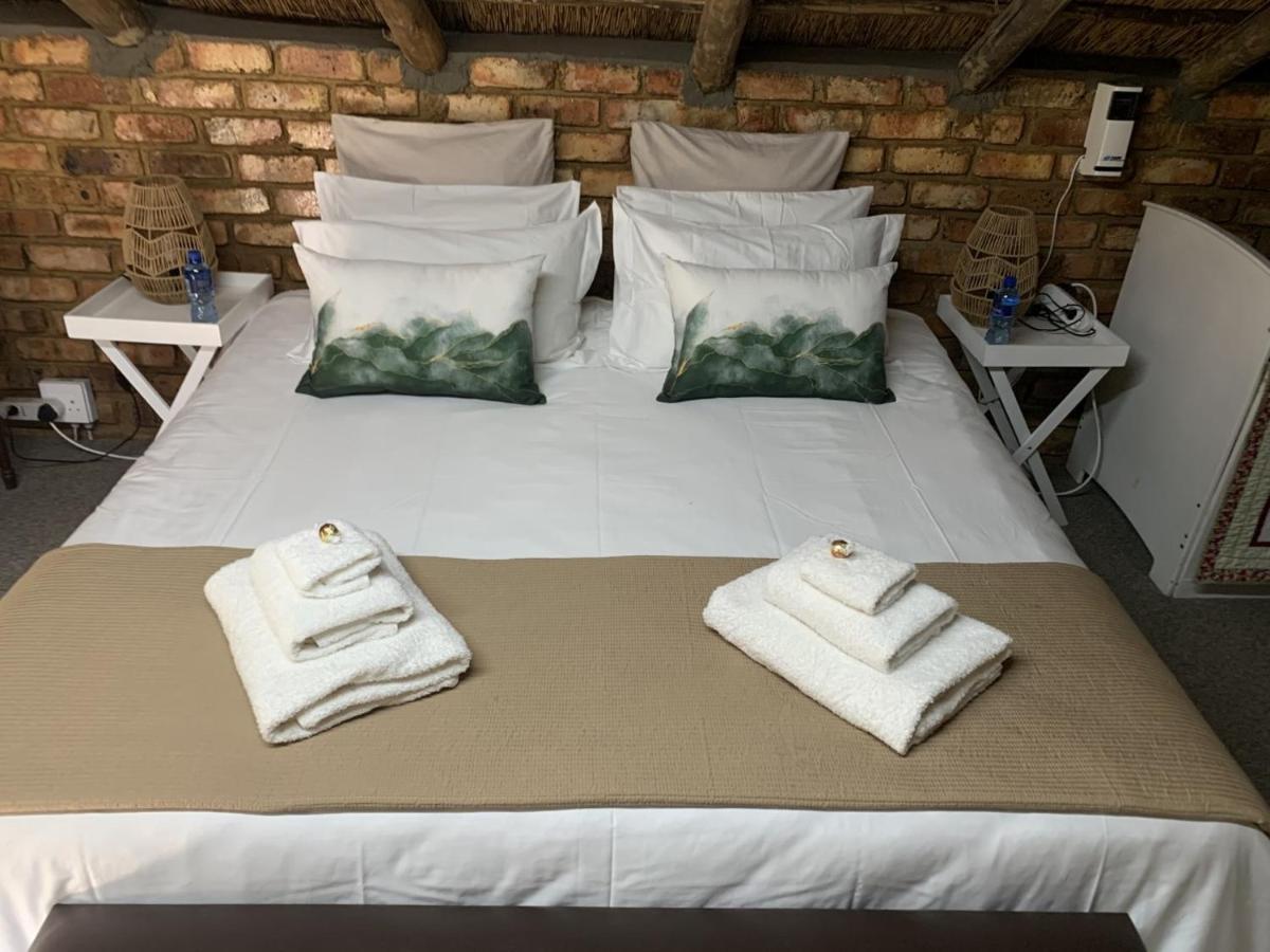 Sunset Guesthouse And Venue Cullinan Meule Exteriör bild